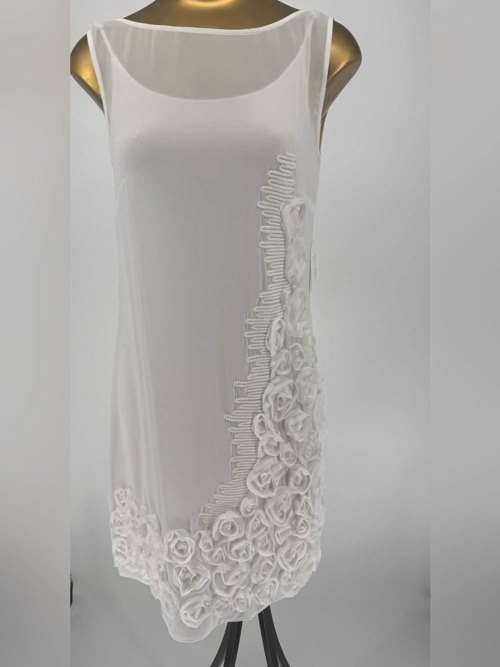 Jessica Simpson Sheer Overlay dress White Floral Appliqué With Shaper Size 4 NWT